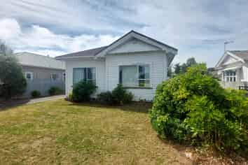 106 Hills Road , Edgeware