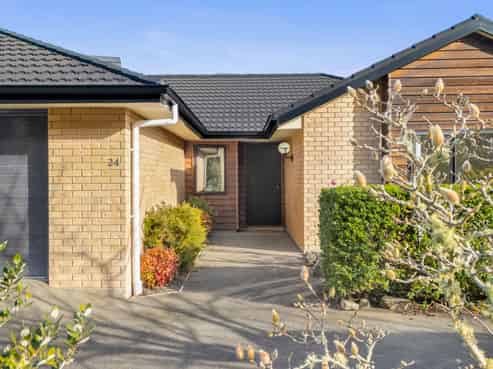 24 Saddleback Road, Todds Valley
