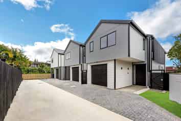 Lots 1-3,  Ganymede Place, Half Moon Bay