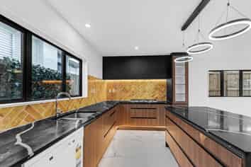 2/65 Halver Road, Hillpark