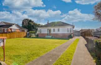 129 Savage Crescent, West End