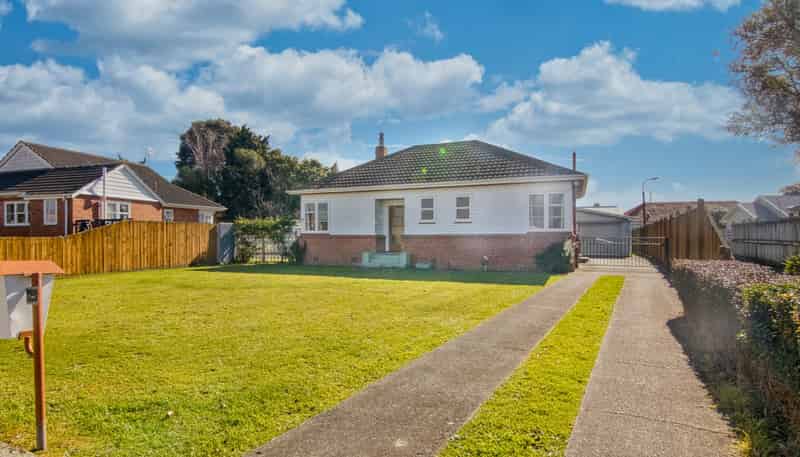 129 Savage Crescent, West End
