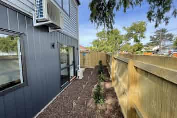 E/10 Erima Avenue, Point England
