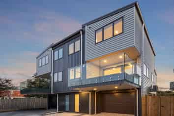 E/10 Erima Avenue, Point England