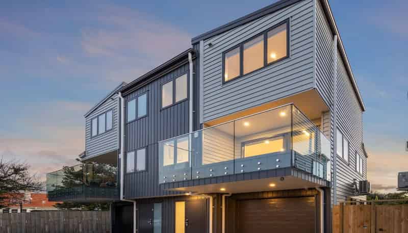 E/10 Erima Avenue, Point England