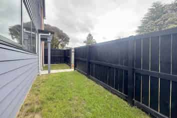 6B Landsdale Place, Massey