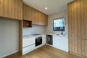 1/13 Thomas Road , Mangere