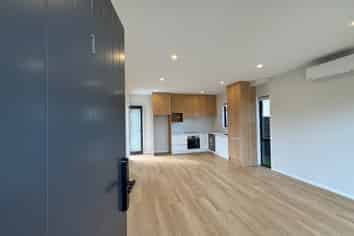 1/13 Thomas Road , Mangere