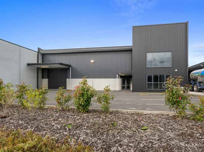 Standalone warehouse on Matakokiri Drive