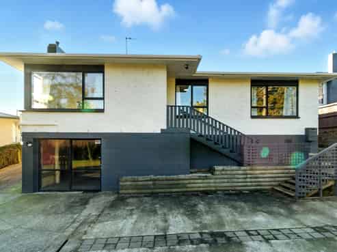 165 Devon Street West, Hillcrest