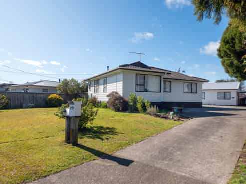 77 Edmund Road, Mangakakahi