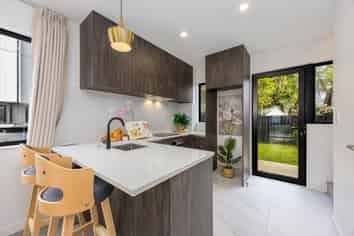 4/12 Highbury Street, Avondale