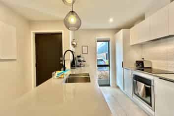 16 Mata Lane, Stanmore Bay