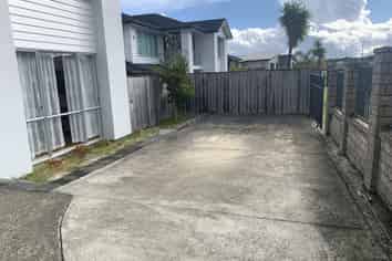 69 Killybegs Dr, Albany