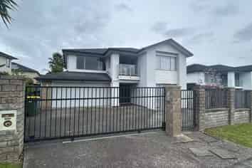 69 Killybegs Dr, Albany