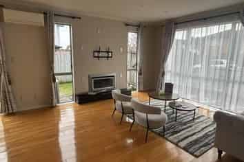 69 Killybegs Dr, Albany