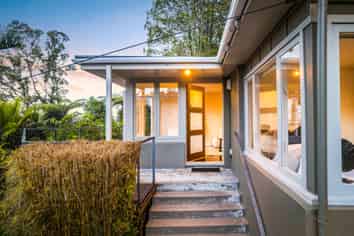 1 Huia Road, Titirangi
