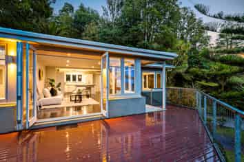1 Huia Road, Titirangi