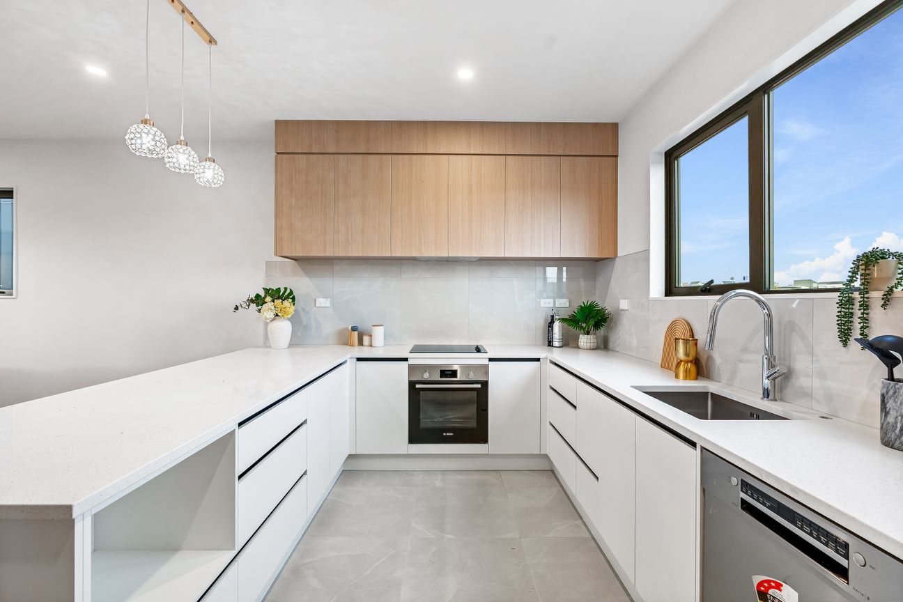 Stylish & Spacious Living in the Heart of Westgate – další
