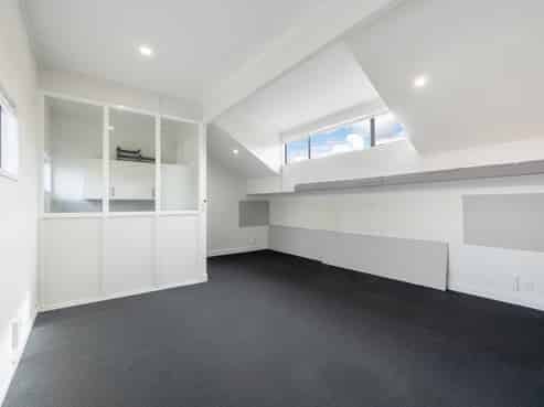 Affordable Howick Office, flexible terms & park