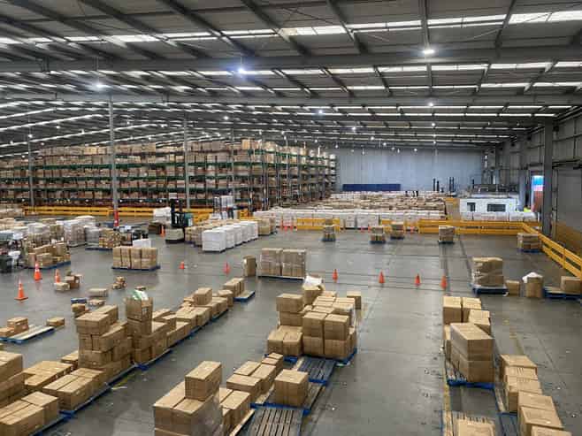 Large-scale logistics with drive-through access