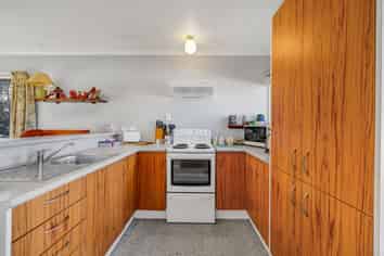 2445 Tarata Road, Tarata