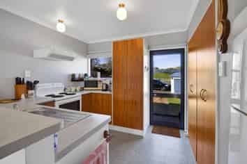 2445 Tarata Road, Tarata