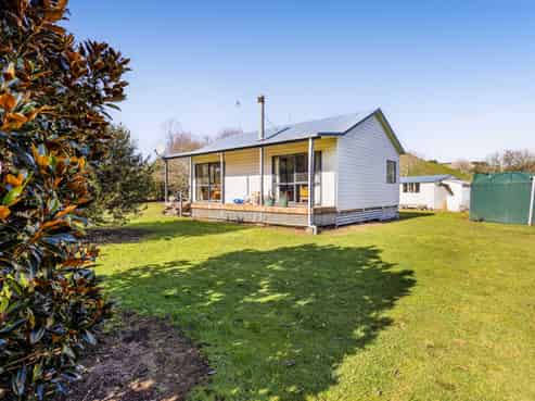 2445 Tarata Road, Tarata