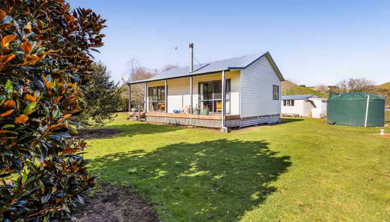 2445 Tarata Road, Tarata