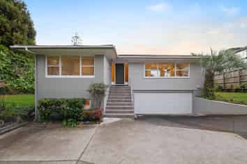 10 Etherege Place, Mellons Bay