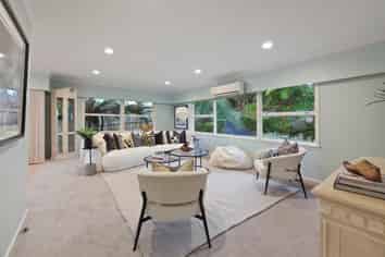 10 Etherege Place, Mellons Bay