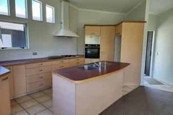 4a Rahui View , Oakura