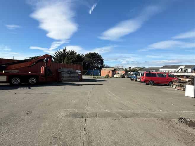 Secure Yard in Porirua