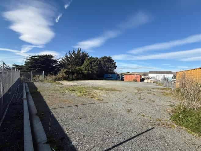 Secure Yard in Porirua