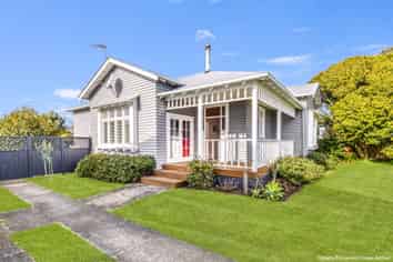 29 Young Street, Whanganui East
