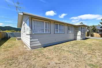 9 Phar Lap Grove, Trentham