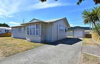 9 Phar Lap Grove, Trentham