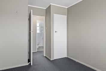 9 Phar Lap Grove, Trentham