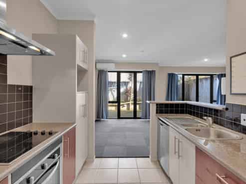 14B Kelvin Place, Hamilton East
