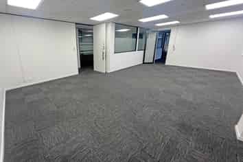 MODERN 926M² OFFICE WITH 29 CAR PARKS
