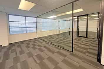 MODERN 926M² OFFICE WITH 29 CAR PARKS
