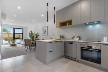 15D Cardigan Street, Western Springs