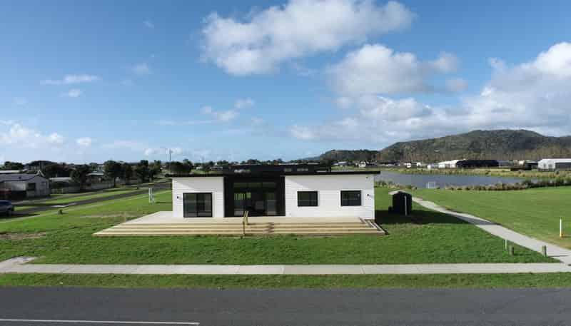 300 Harbour Drive East, Matarangi