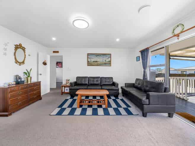 2/56 Archibald Road, Kelston