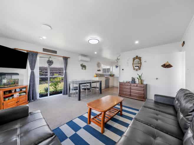 2/56 Archibald Road, Kelston