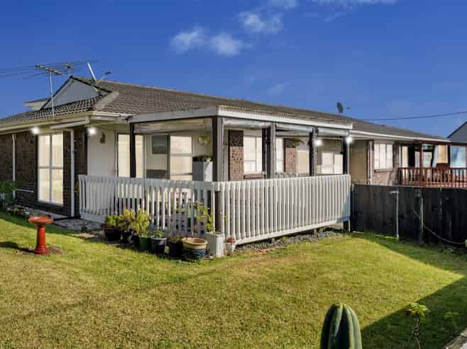 2/56 Archibald Road, Kelston