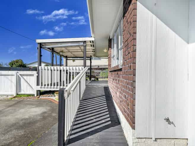 2/56 Archibald Road, Kelston