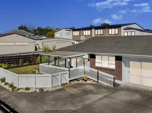 2/56 Archibald Road, Kelston