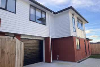 2/57 Waireka Road, Rototuna