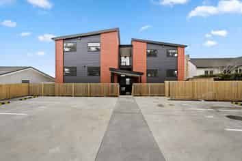 1/12 Ruakiwi Road, Hamilton Lake